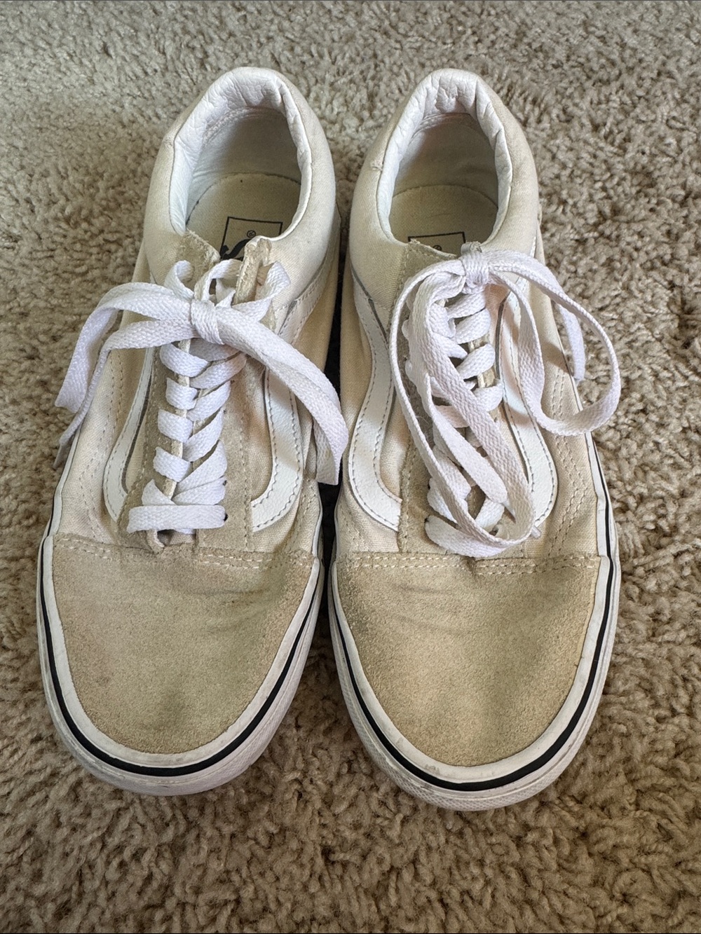 Vans Low-Top Sneakers in Off-White and White